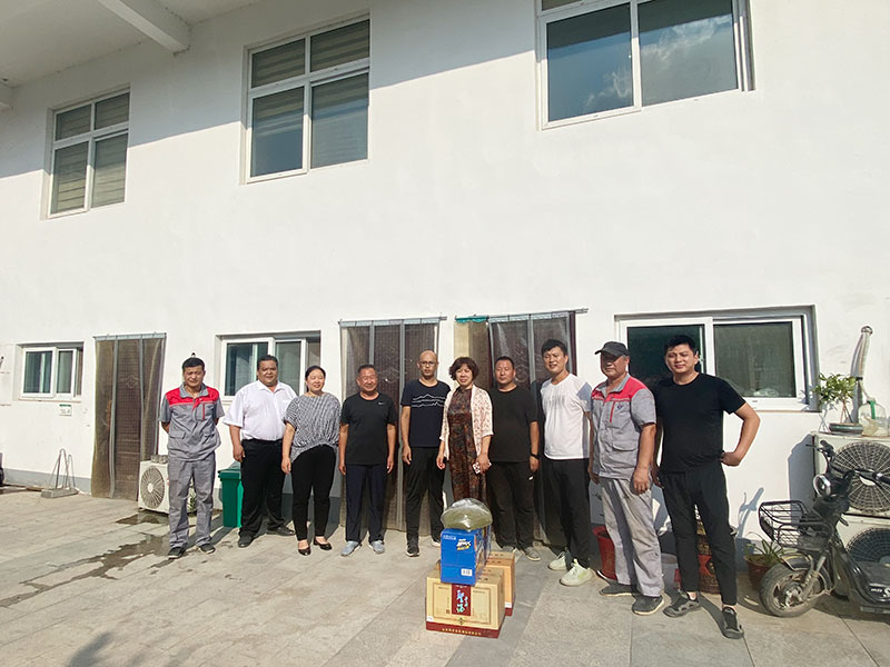 2021.7高温工地慰问